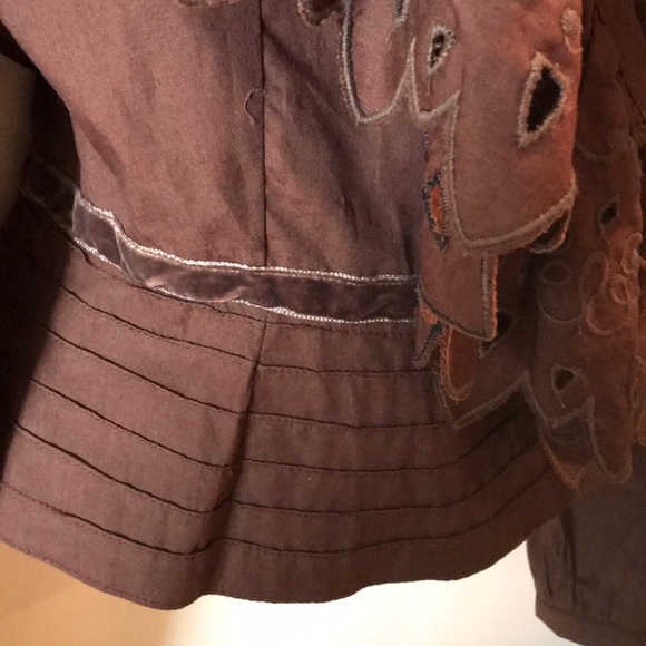 BLOUSE Made in France - brown ruffle wrap blouse Excellent condition! - Picture 3 of 8